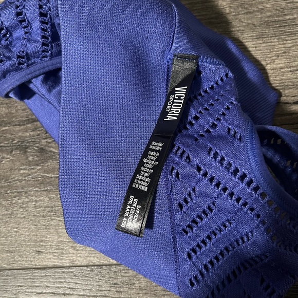 LAST CHANCE Like new Victoria’s Secret sports bra - Picture 2 of 3